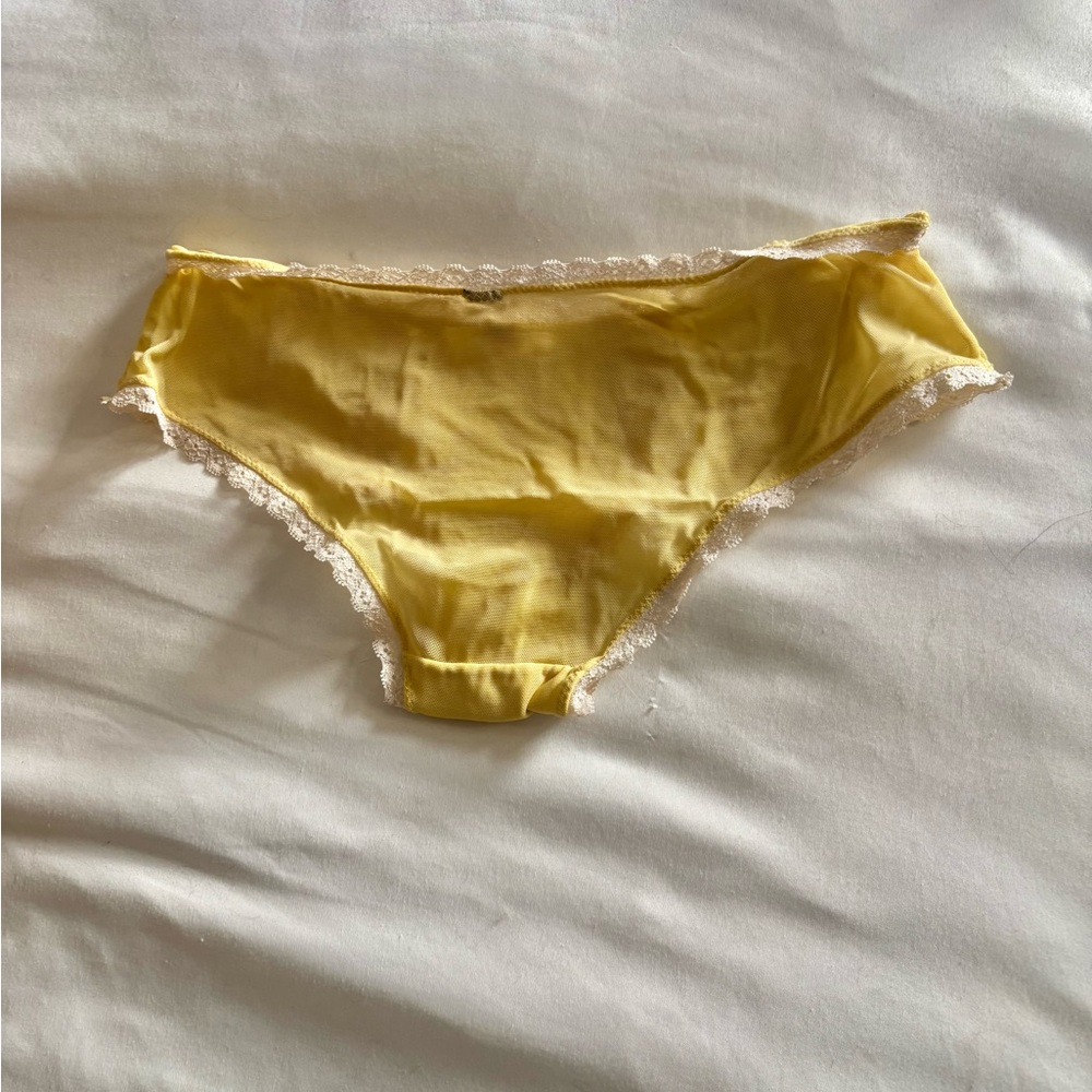 Elegant Yellow Lace Trim Bottoms - Picture 2 of 2